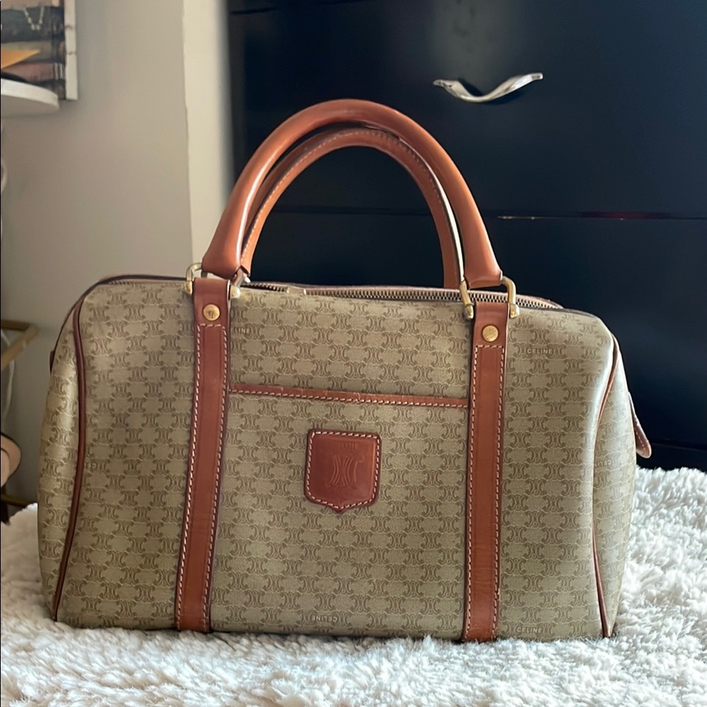 Selling a Celine Boston bag. Purchased on the live bid